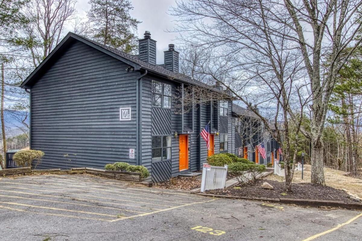Pinecrest Townhomes-1King-2Queen Unit-Updated Pigeon Forge Exterior photo