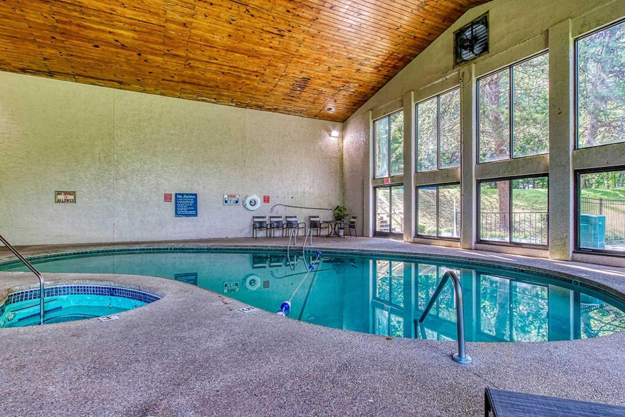 Pinecrest Townhomes-1King-2Queen Unit-Updated Pigeon Forge Exterior photo